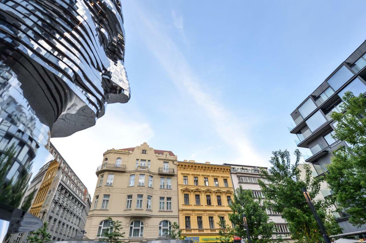 Kafka'S Head Apartment Prag Exteriör bild